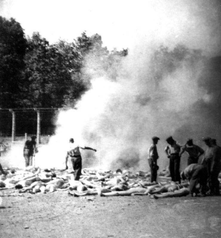 Sonderkommando burning corpses